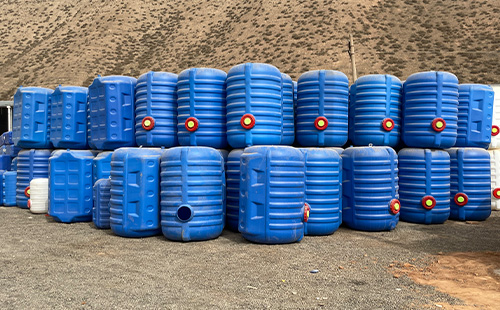 雨水收集与利用：万科华洁积石山塑料桶提供创新解决方案