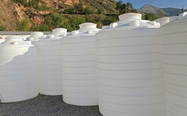 化工液体储存注意事项——选对PE积石山塑料桶避免安全隐患 化工液体储存注意事项——选对PE积石山塑料桶避免安全隐患