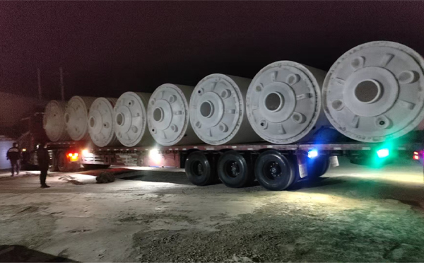 积石山锥底桶交付现场