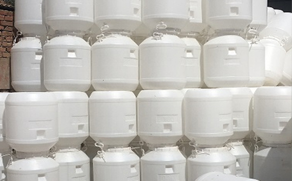 积石山塑料桶耐化学腐蚀性能选择指南