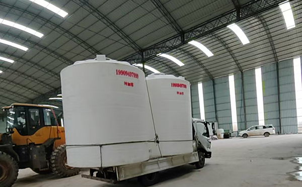 特加厚积石山塑料大桶装车运输交付实录